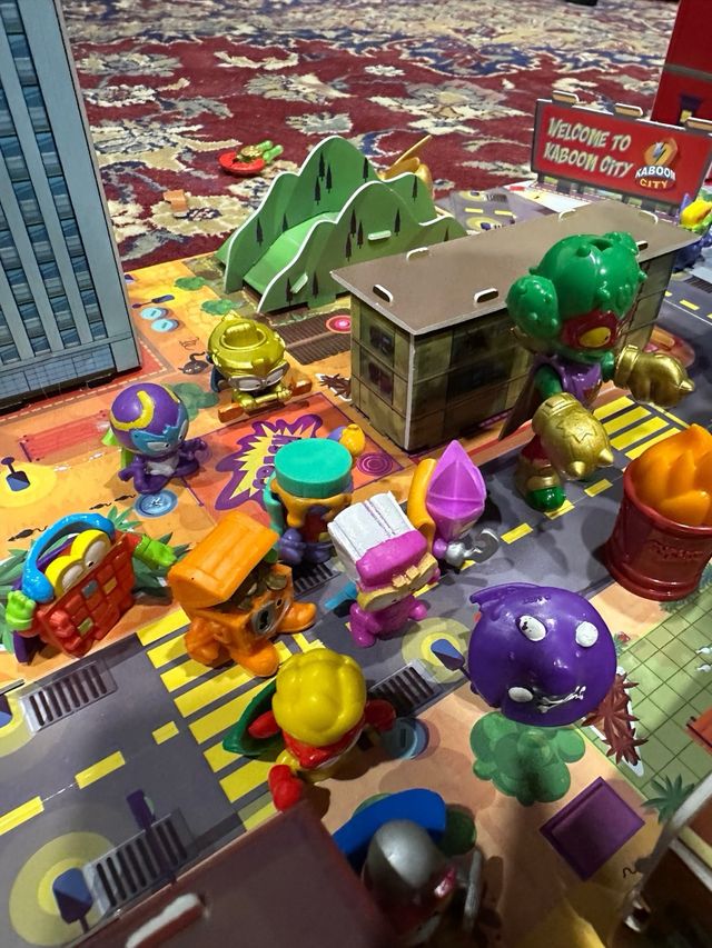 SuperThings - Veicoli e personaggi