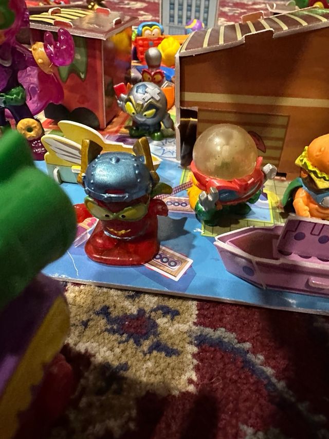 SuperThings - Veicoli e personaggi