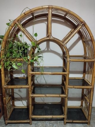Estantería bambú-cristal vintage