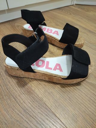 Sandalias planas negras