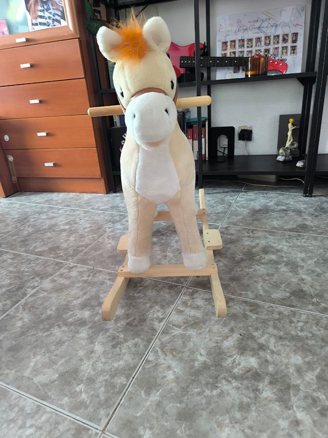 Caballo balancín infantil