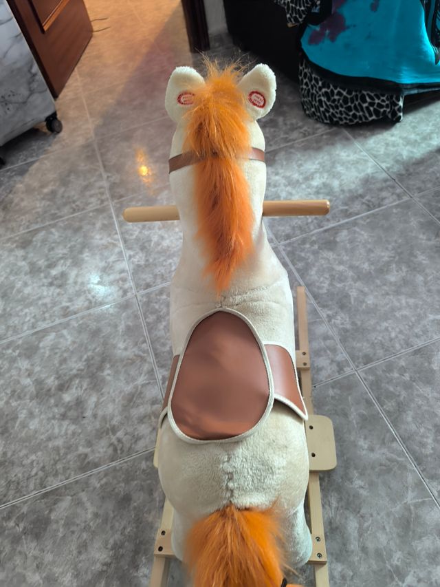 Caballo balancín infantil
