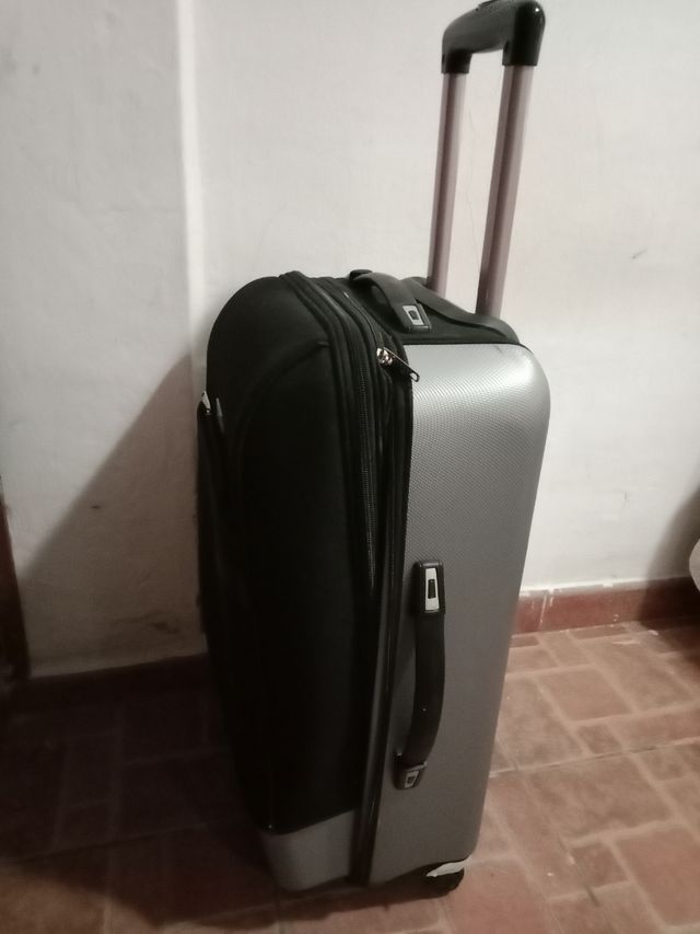 Maleta viaje - Negra y Gris de 20 Kg