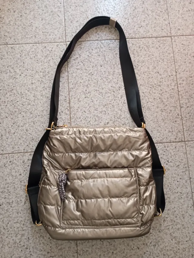 Mochila plateada 
