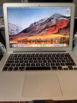 MacBook Air 2011 Plata - Impecable