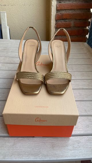 Sandalias Castañer Barby color oro viejo