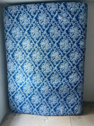 Colchón funda floral azul