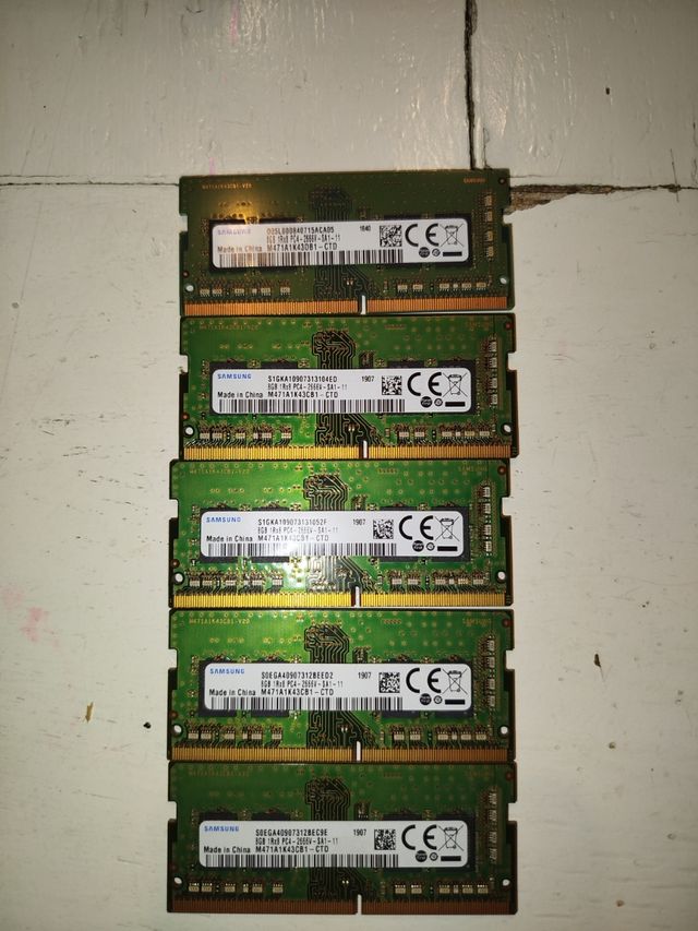 RAM Samsung 8GB DDR4 - 5 pezzi
