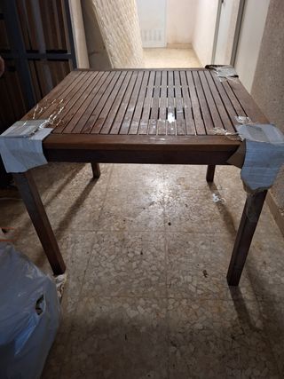 Mesa exterior madera eucalipto. Muy buen estado. 