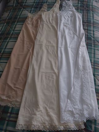 3 piezas lenceria blancos y beige
Sin estrenar