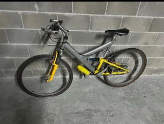 Bicicleta montaña doble suspensión