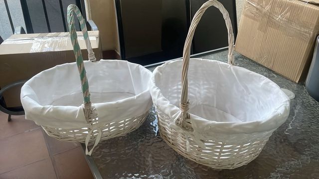 2 cestini in vimini bianchi