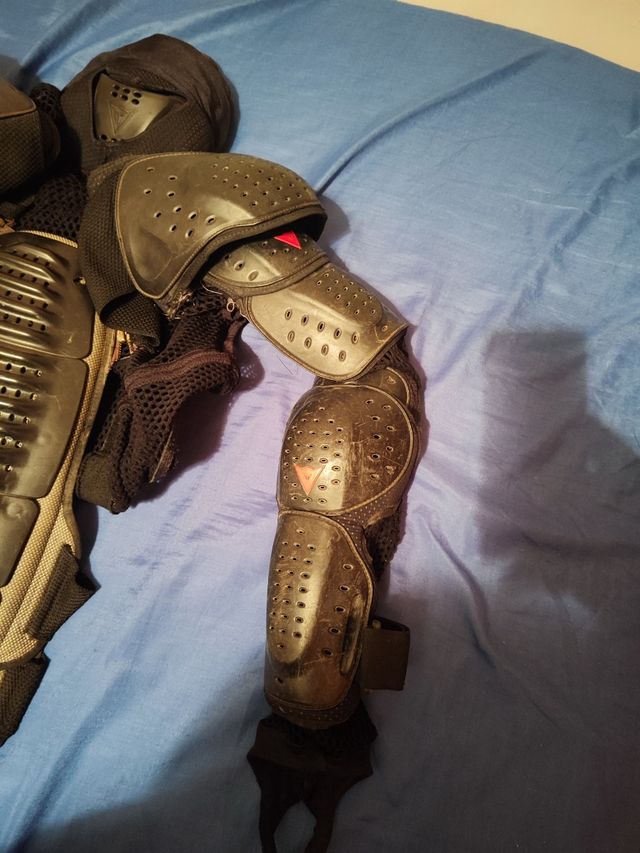Peto Dainese completo usado