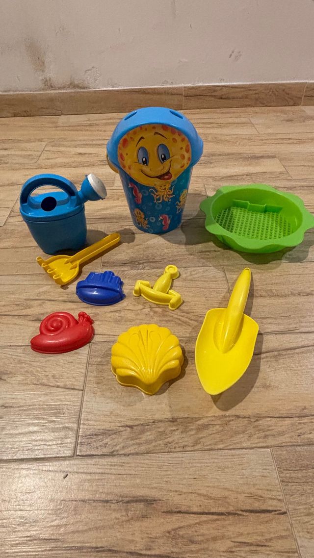Giochi spiaggia: secchiello & accessori