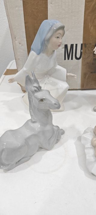 Pesebre de porcelana: figuras