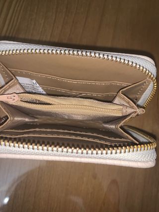 Monedero beige