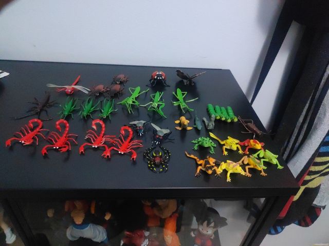 Pack animales plástico: insectos & anfibios