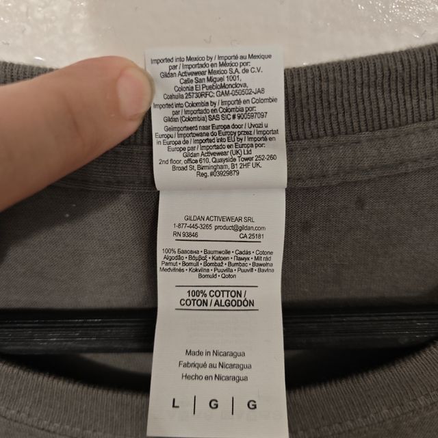 Camiseta Pokémon Gildan Verde