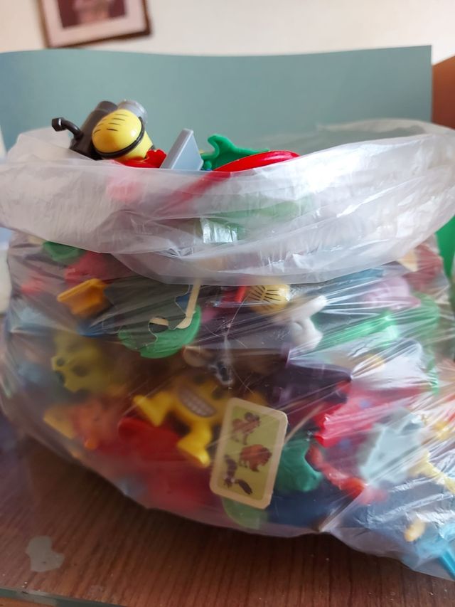 Muñecos Huevos Kinder -