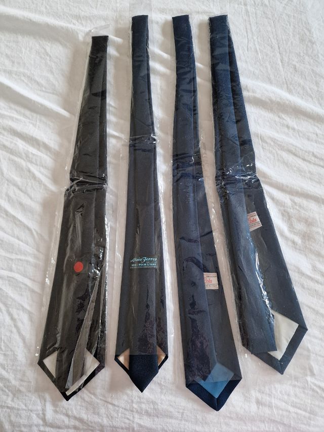 4 Cravatte blu anni '80