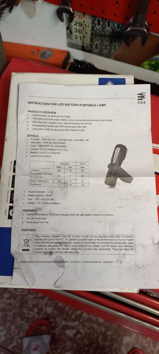 Lampara LED Forum Portátil a bateria con caja 