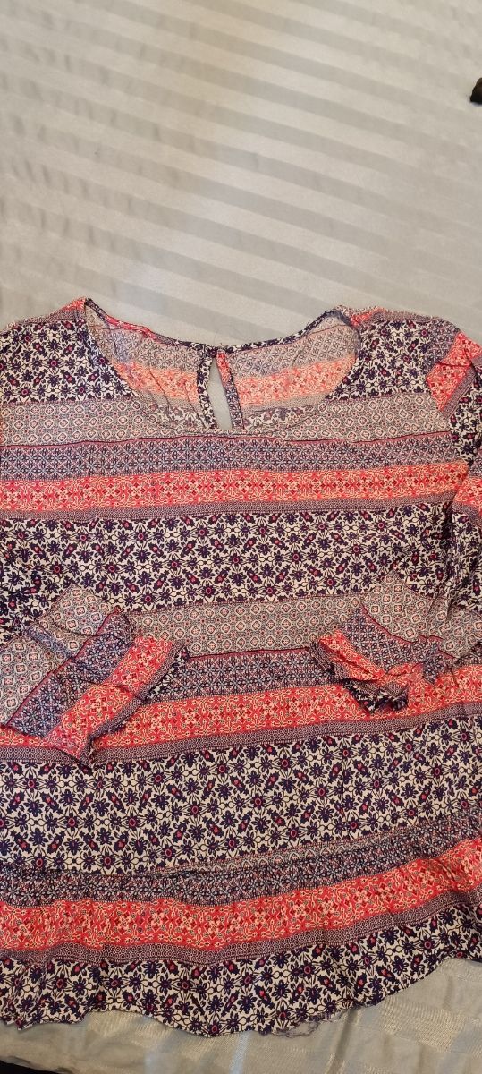 Blusas mujer talla M + Falda negra