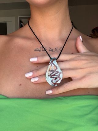 Collana con ciondolo a goccia