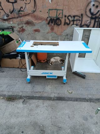 NUOVO tavolo per macchine da cucire