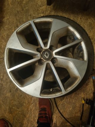Llanta Renault Clio 16" - usada