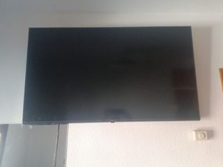 TV LG 45" negra, nueva