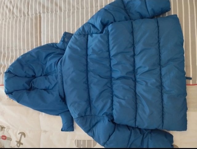 Abrigo azul niño 4 años del Corte inglés