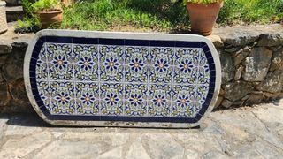 Mesa jardín mosaico ovalada - cemento