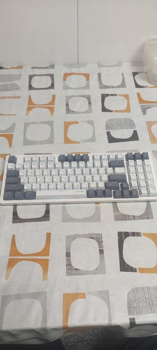 Teclado e-yooso 84% gris-blanco