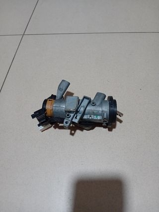 Mitsubishi Carisma 2003 llave de arranque