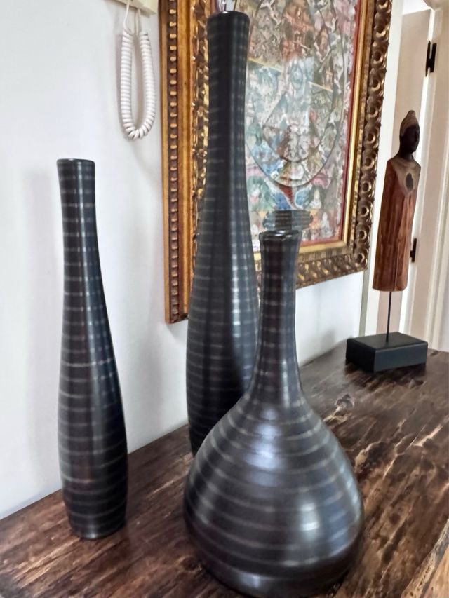 3 eleganti vasi neri