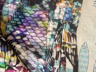 Falda estampada asimétrica multicolor