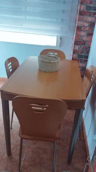 Mesa cocina + 4 sillas