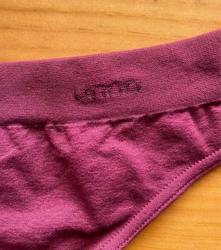 Set de dos tangas de la marca Unno granate - NUEVO
