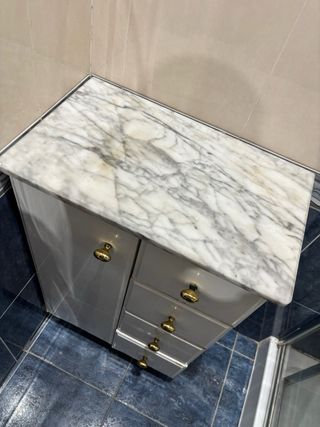 Mueble de baño con mármol