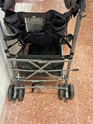 2 sillas paseo niños plegables 30 cada uno