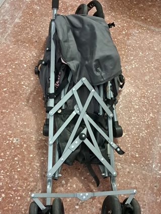 2 sillas paseo niños plegables 30 cada uno