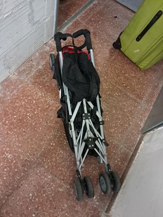 2 sillas paseo niños plegables 30 cada uno