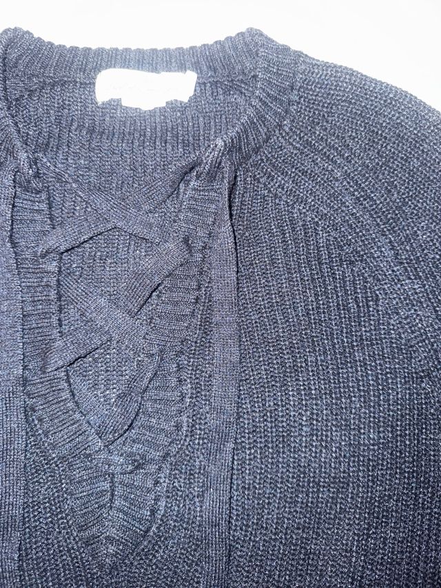 Maglioncino nero con lacci