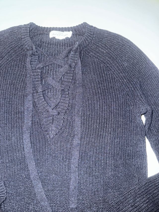 Maglioncino nero con lacci