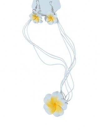 Conjunto artesanal de collar y pendientes florales