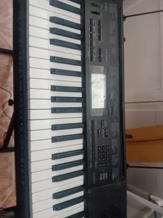 Teclado Casio CTK-3200 con pie y pedal