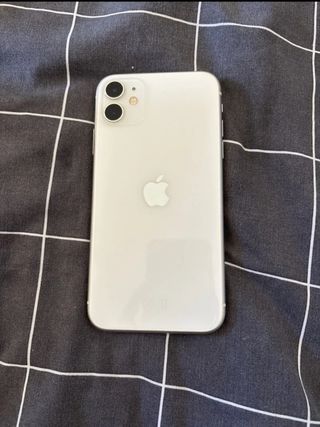 iPhone 11 blanco como nuevo 