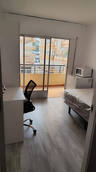 Alquiler habitación piso calle Sagunto estudiantes