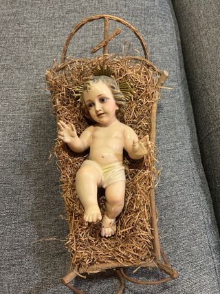 Niño Jesús pesebre antiguo
