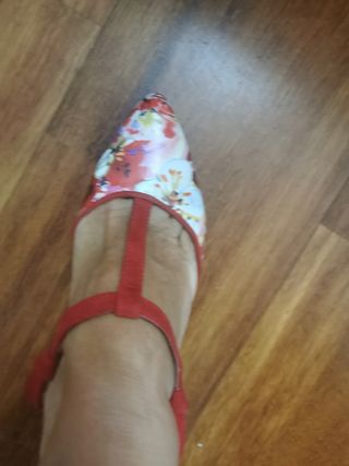 Zapatos tacón rojo - Flores